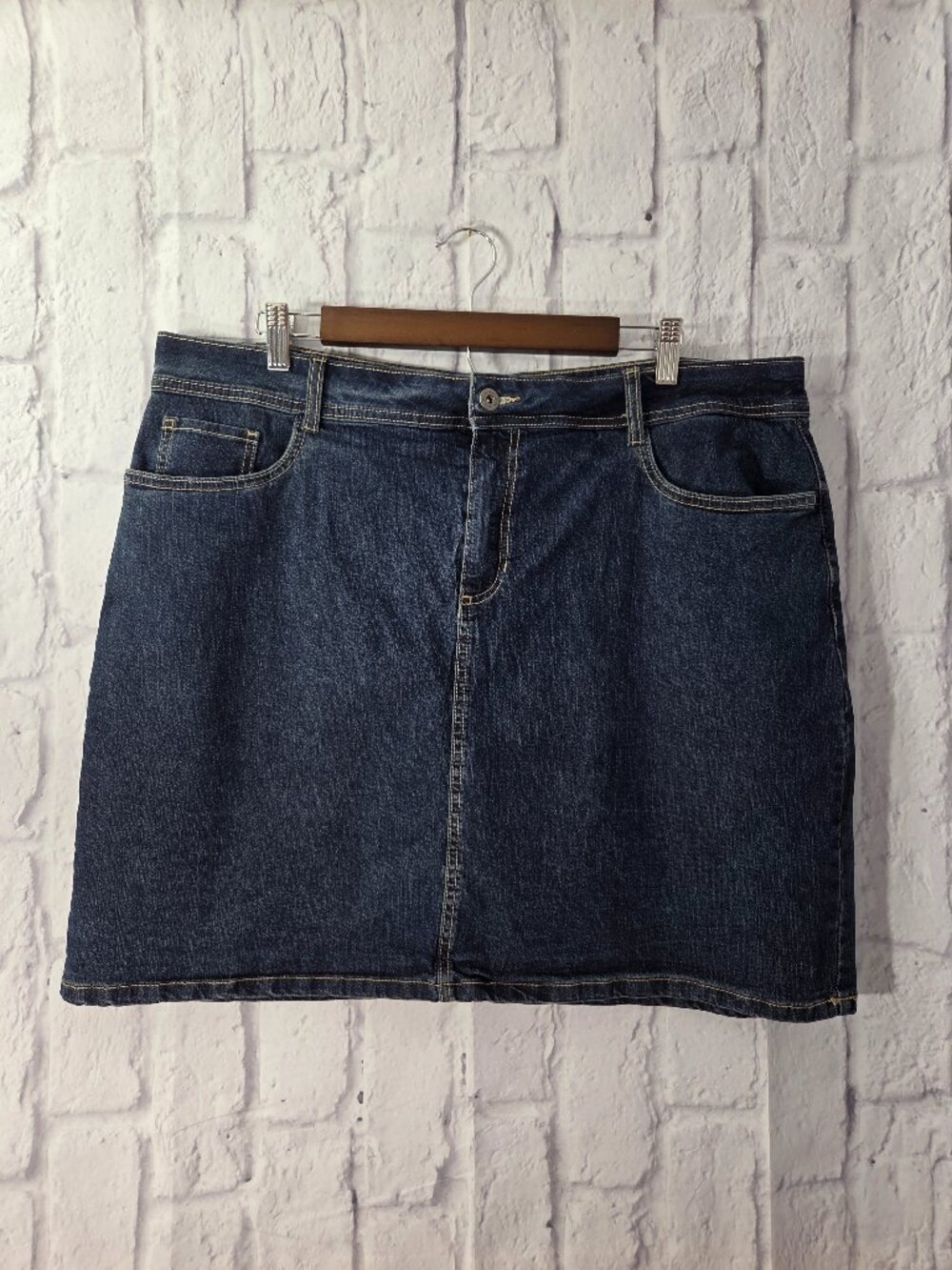 St. John's Bay 18W Dark Wash Denim Blue Summer Casual Jean Skort